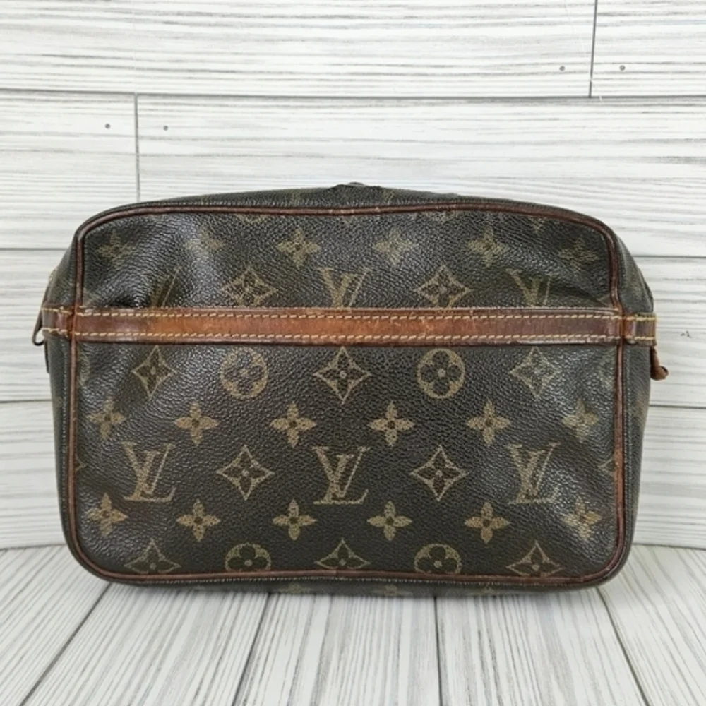 Louis Vuitton 1989 Compiege 23 Clutch Handbag in Monogram Canvas and Leather - Picture 16 of 16